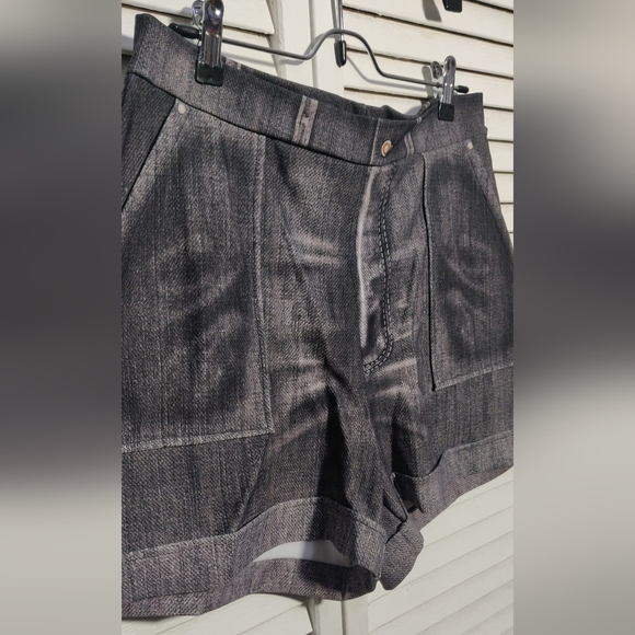 Blackmilk Not Actually Denim Cuffed Shorts - Picture 3 of 5